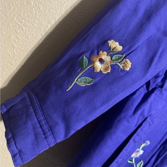 Vintage Y2K Purple Floral Dove Embroidered Button Front Winter Coat Jacket M - Picture 3 of 7